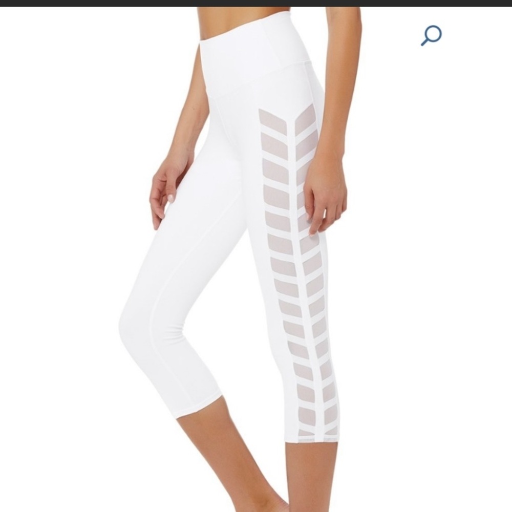 NWT Alo Chevron Capri Leggings